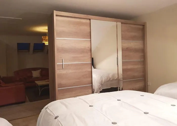 Ethan House * Killarney